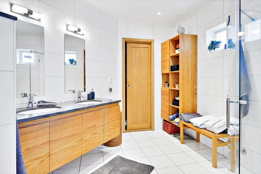 25. Renoverat ka╠ellargolv vid vattenla╠eckage